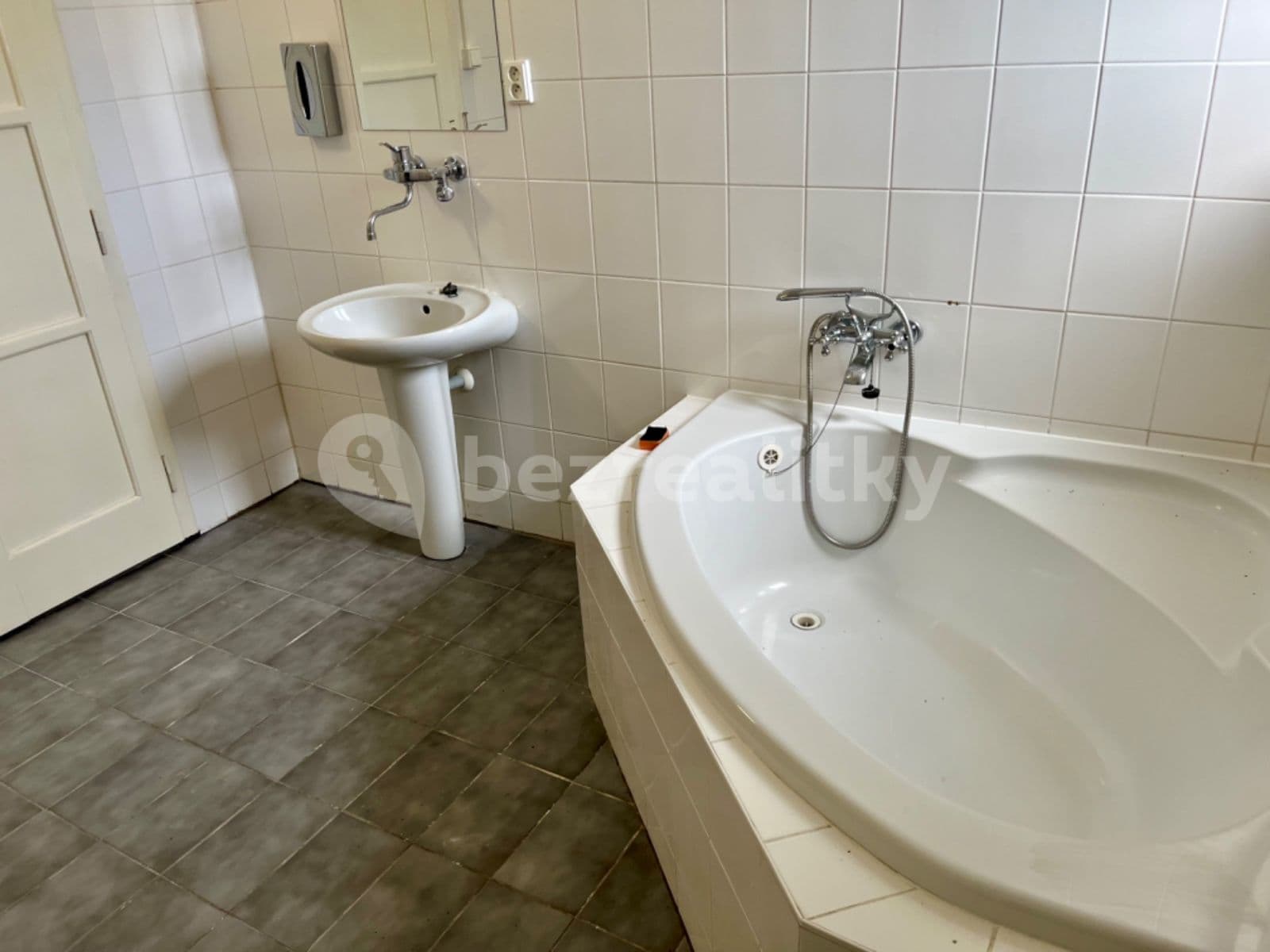 Pronájem bytu 7+1 250 m², Trojanova, Praha, Praha Pronájem bytu 7+1 250 m², Trojanova, Praha, Praha