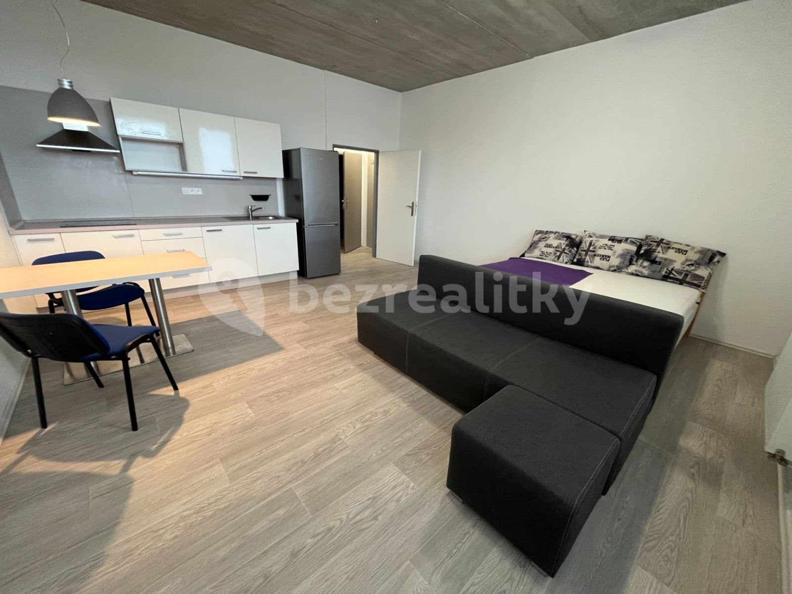 Pronájem bytu 1+kk 45 m², U Uhříněveské obory, Praha, Praha Pronájem bytu 1+kk 45 m², U Uhříněveské obory, Praha, Praha