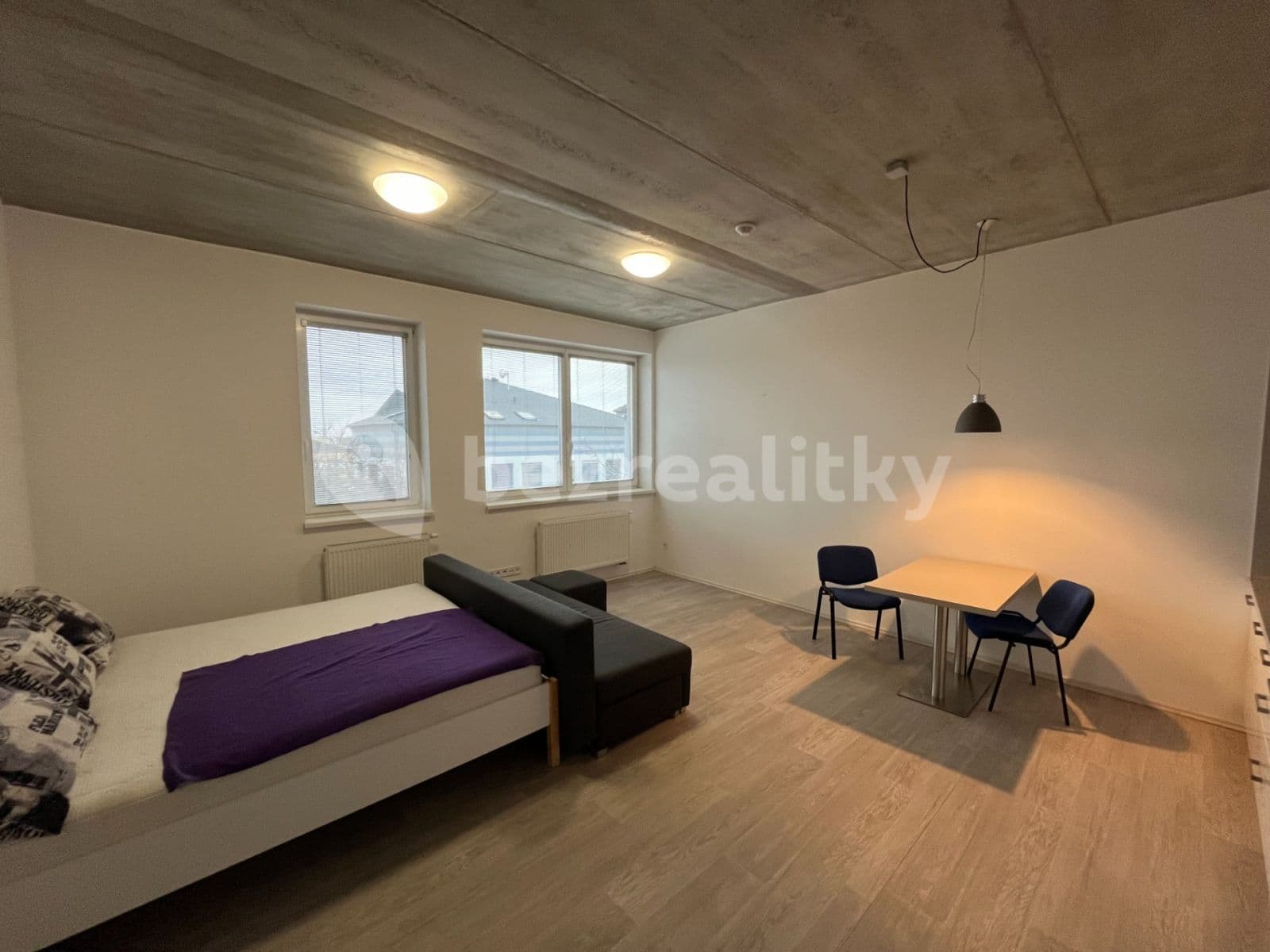 Pronájem bytu 1+kk 45 m², U Uhříněveské obory, Praha, Praha Pronájem bytu 1+kk 45 m², U Uhříněveské obory, Praha, Praha