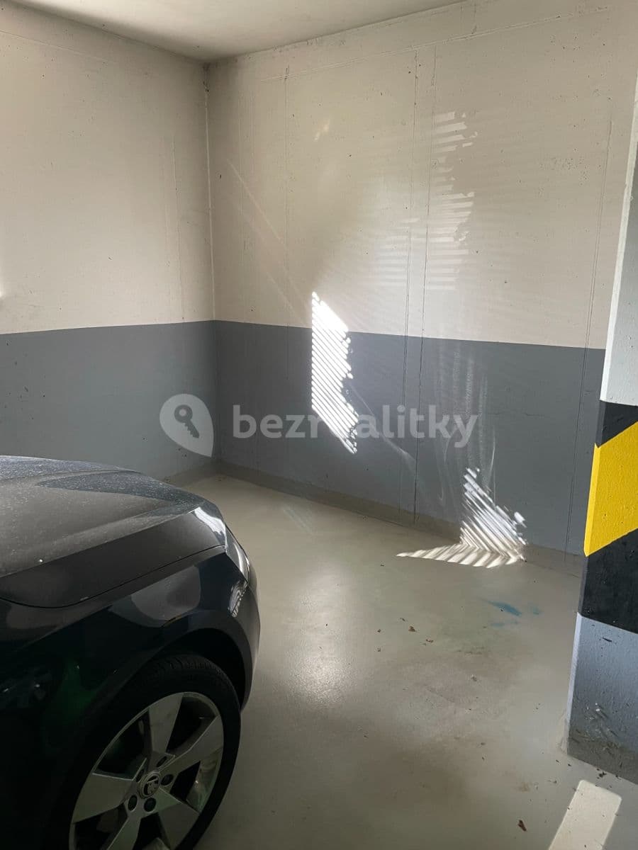 Pronájem garáže 17 m², Wiesenthalova, Praha, Praha Pronájem garáže 17 m², Wiesenthalova, Praha, Praha