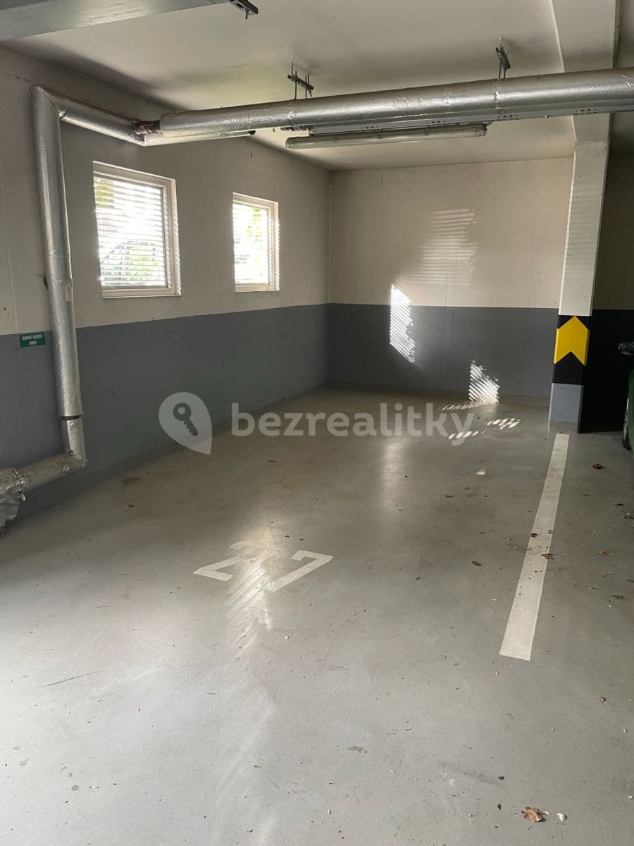 Pronájem garáže 17 m², Wiesenthalova, Praha, Praha Pronájem garáže 17 m², Wiesenthalova, Praha, Praha