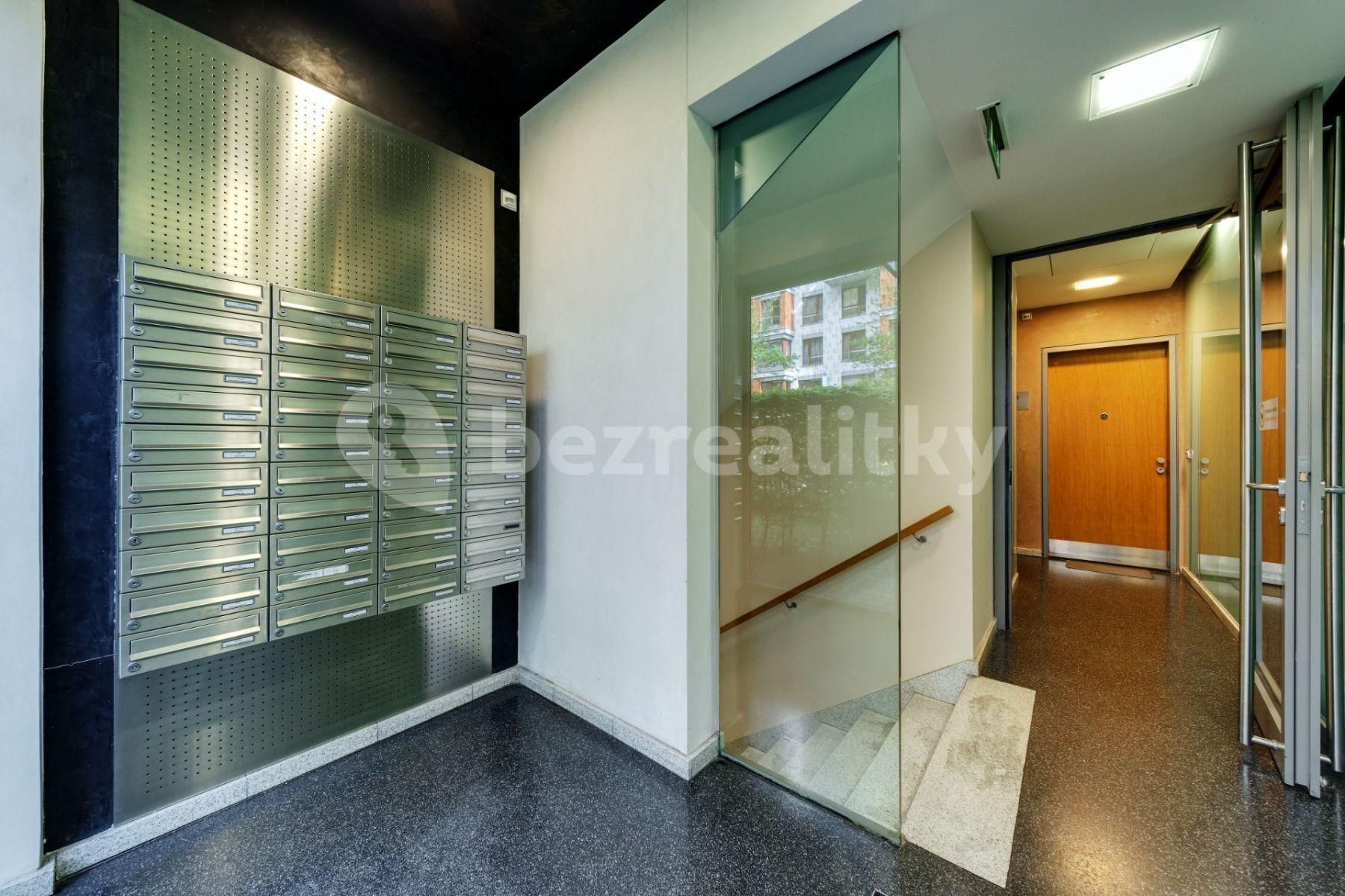 Pronájem bytu 2+kk 58 m², Rohanské nábřeží, Praha, Praha