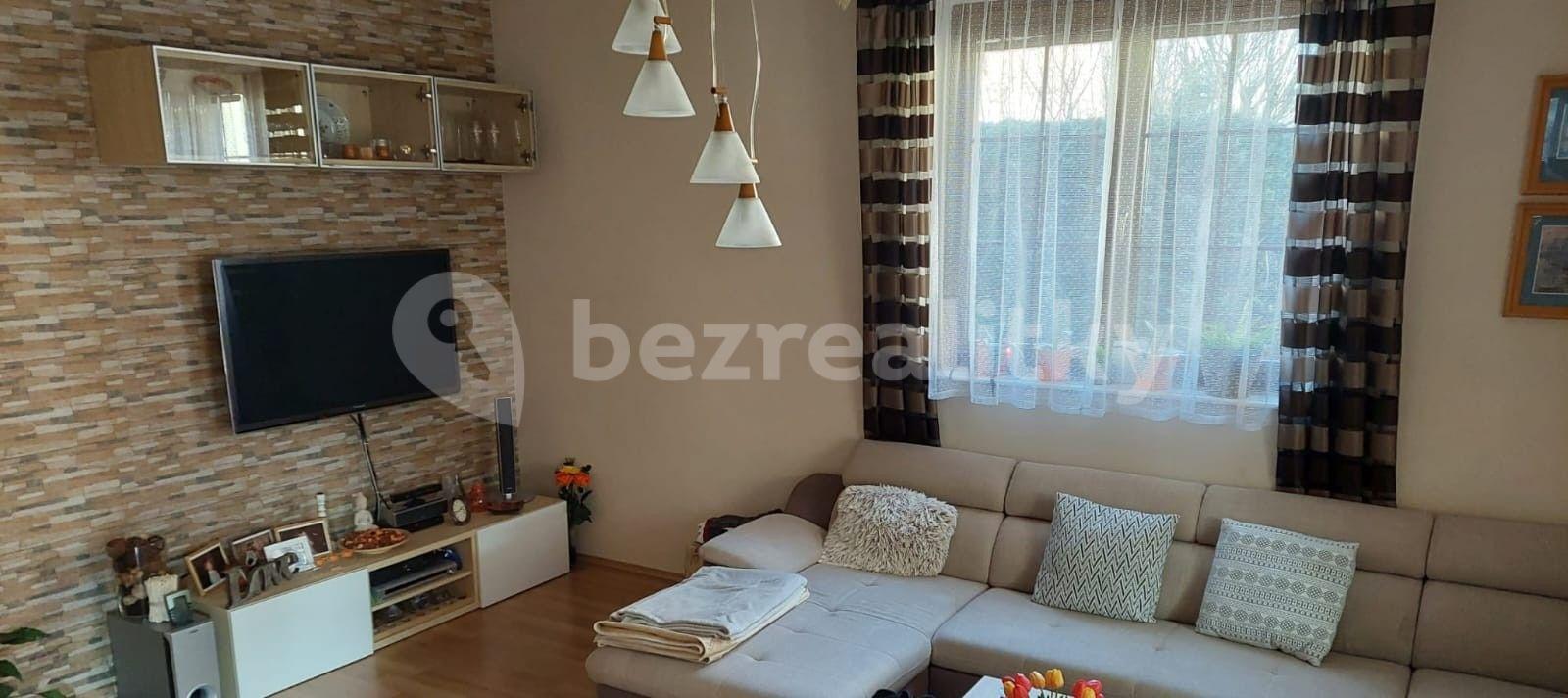 Prodej domu 232 m², pozemek 487 m², Kubrova, Nučice, Středočeský kraj