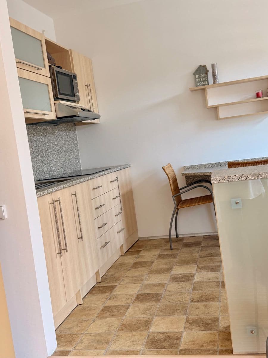 Pronájem bytu Garsoniéra 39 m², Českomoravská, Praha, Praha Pronájem bytu Garsoniéra 39 m², Českomoravská, Praha, Praha