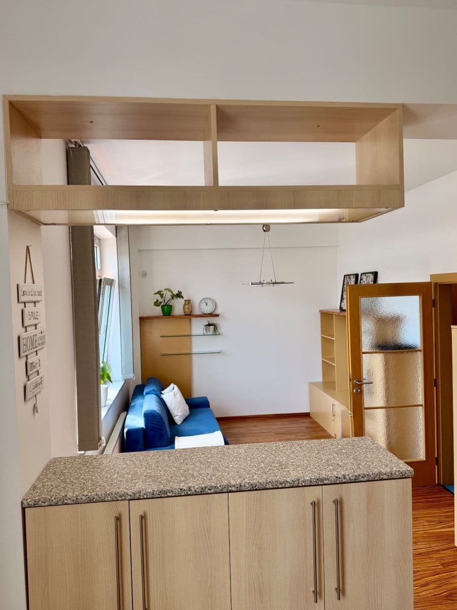 Pronájem bytu Garsoniéra 39 m², Českomoravská, Praha, Praha Pronájem bytu Garsoniéra 39 m², Českomoravská, Praha, Praha
