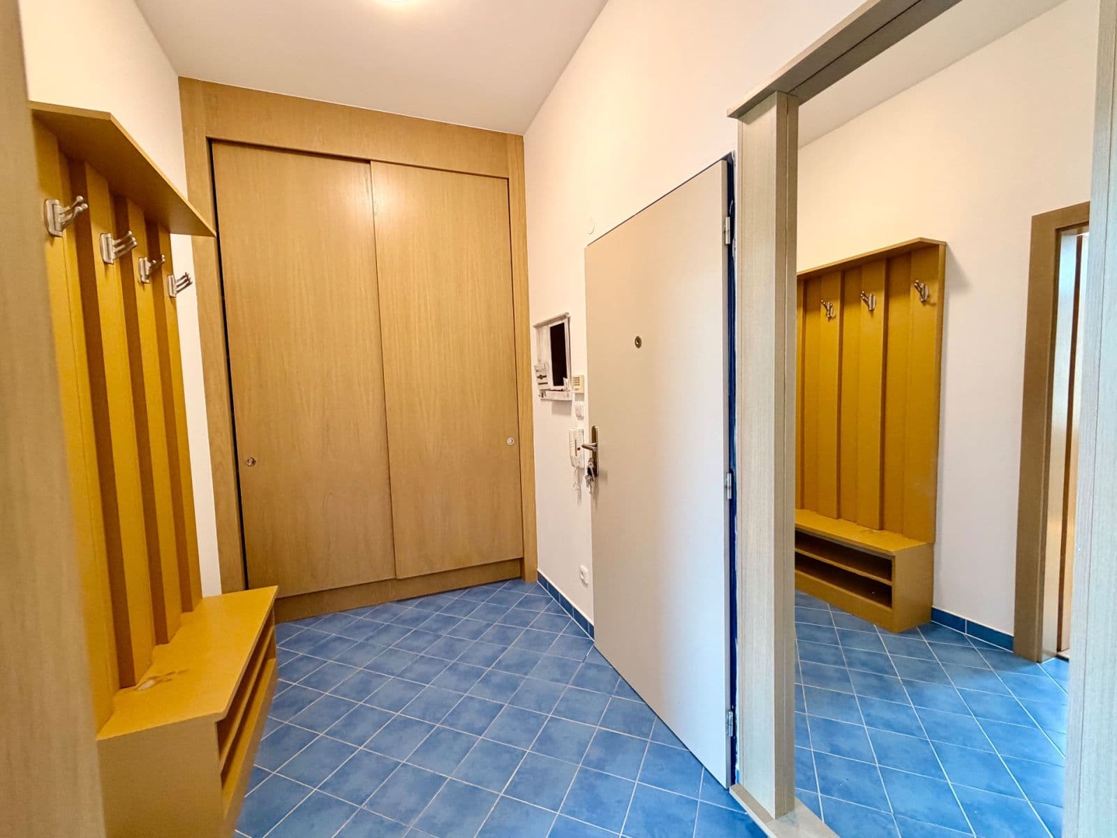 Pronájem bytu Garsoniéra 39 m², Českomoravská, Praha, Praha Pronájem bytu Garsoniéra 39 m², Českomoravská, Praha, Praha