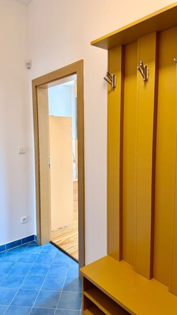 Pronájem bytu Garsoniéra 39 m², Českomoravská, Praha, Praha Pronájem bytu Garsoniéra 39 m², Českomoravská, Praha, Praha