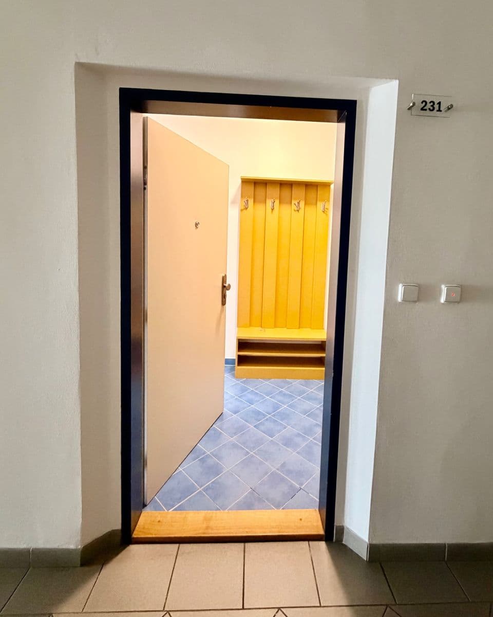 Pronájem bytu Garsoniéra 39 m², Českomoravská, Praha, Praha Pronájem bytu Garsoniéra 39 m², Českomoravská, Praha, Praha