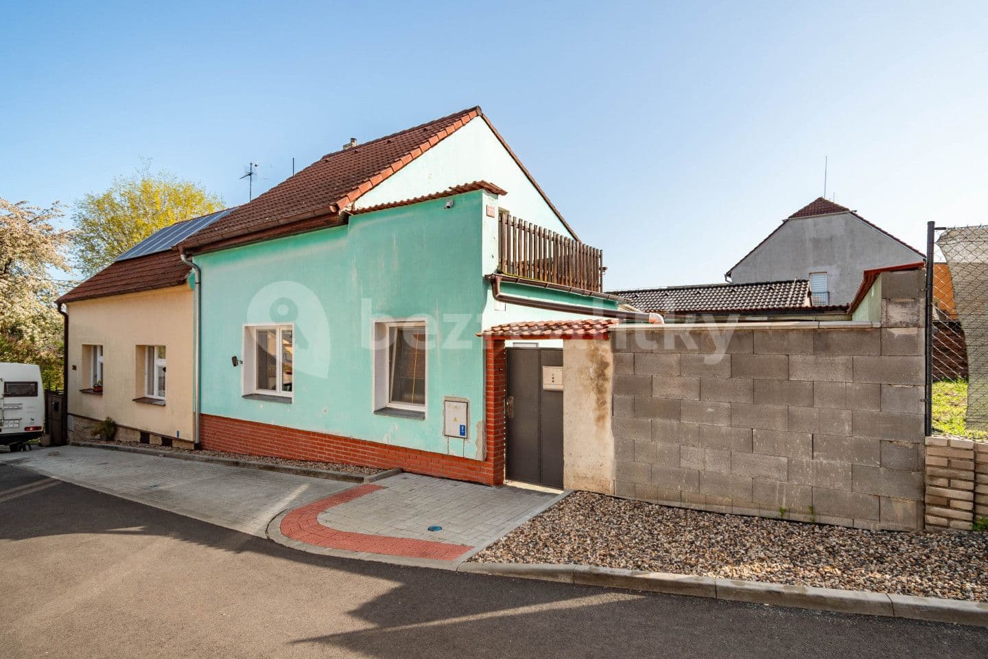 Prodej domu 100 m², pozemek 136 m², Svatopluka Čecha, Kamenné Žehrovice, Středočeský kraj