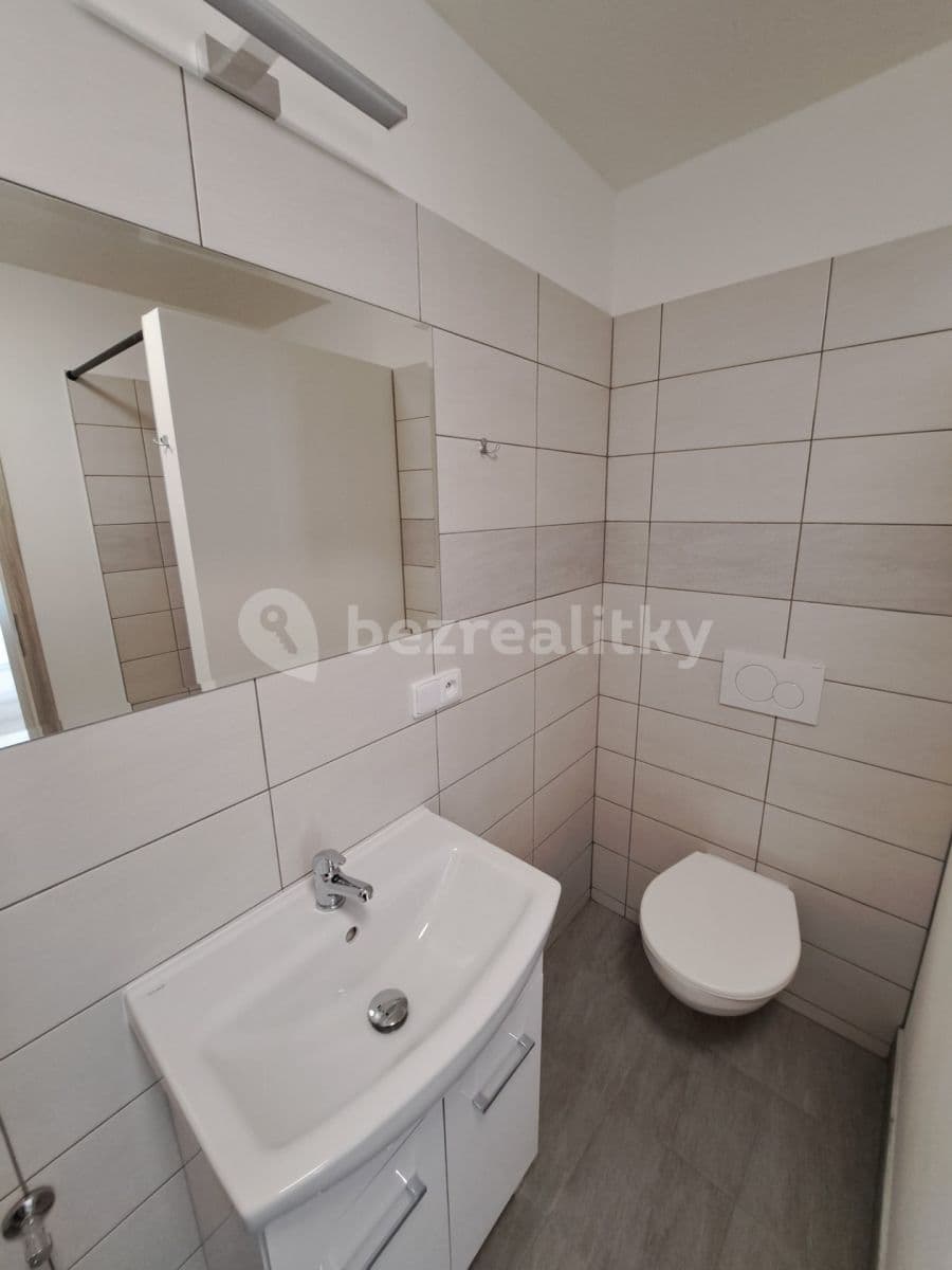 Pronájem bytu 3+kk 55 m², Bratrská, Bystřice nad Pernštejnem, Kraj Vysočina Pronájem bytu 3+kk 55 m², Bratrská, Bystřice nad Pernštejnem, Kraj Vysočina