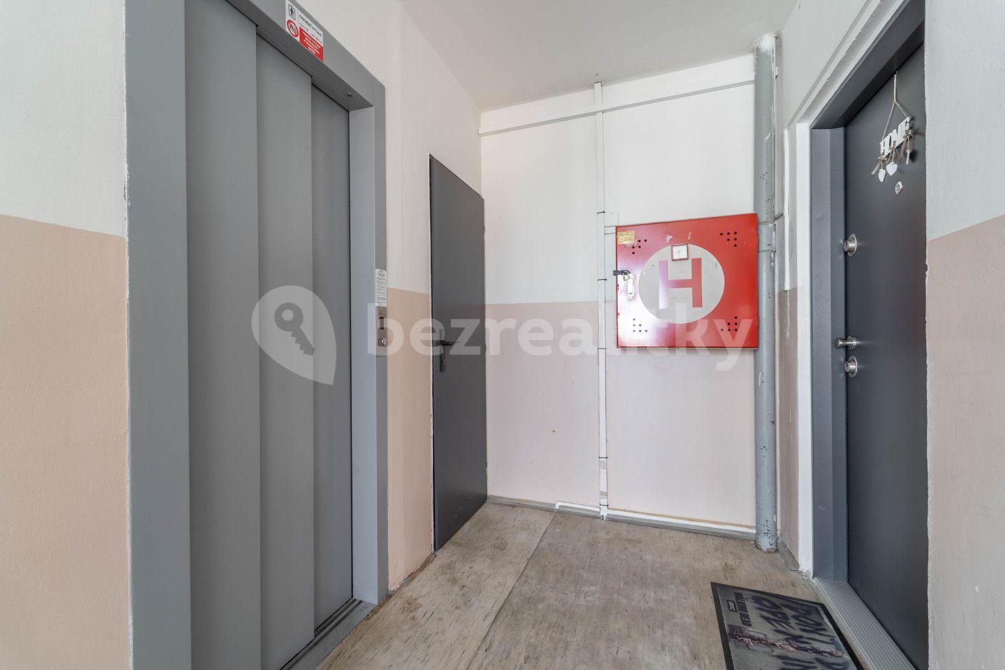 Prodej bytu 3+1 77 m², Nad Stadionem, Králův Dvůr, Středočeský kraj