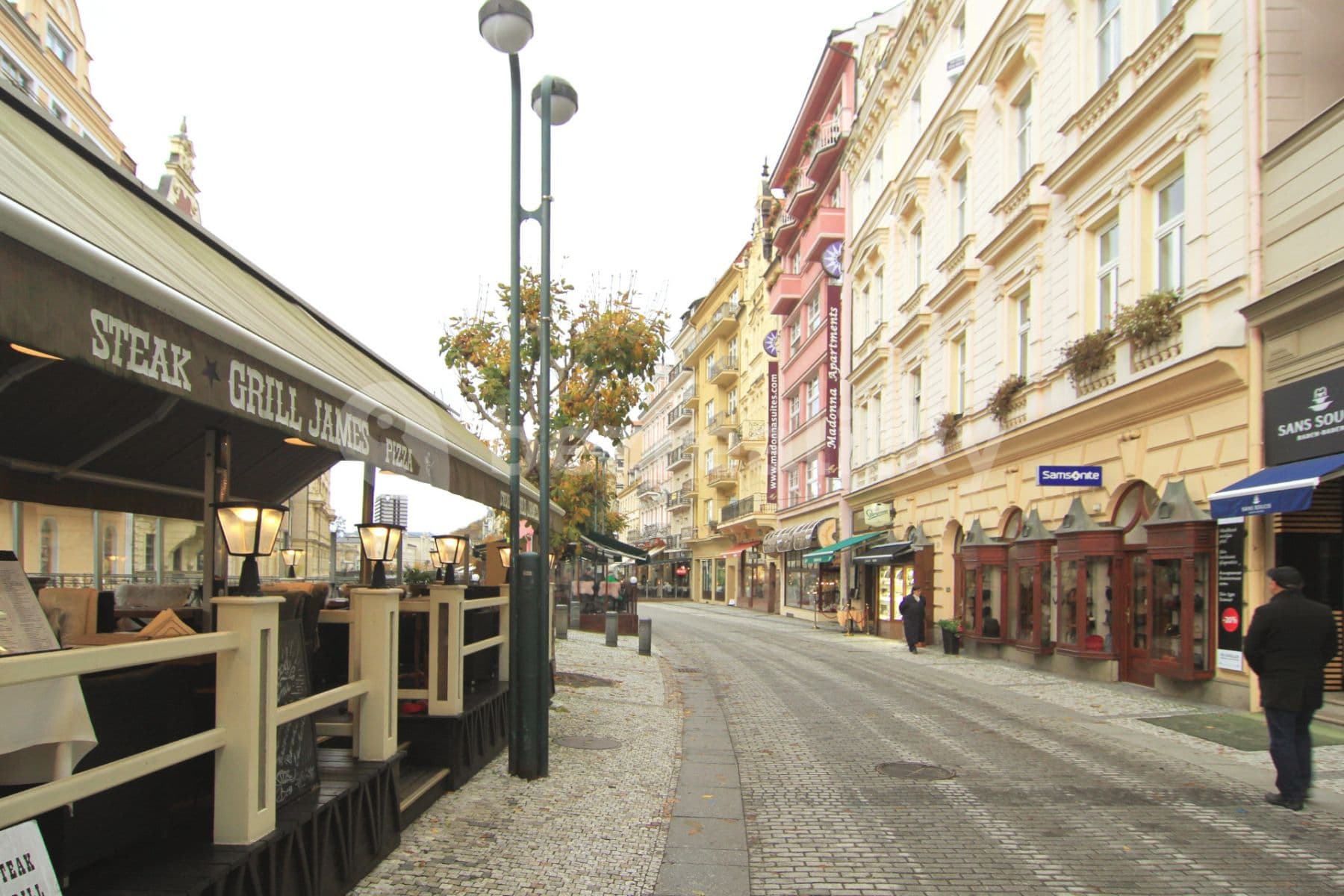 Pronájem bytu 1+1 30 m², Vřídelní, Karlovy Vary, Karlovarský kraj Pronájem bytu 1+1 30 m², Vřídelní, Karlovy Vary, Karlovarský kraj