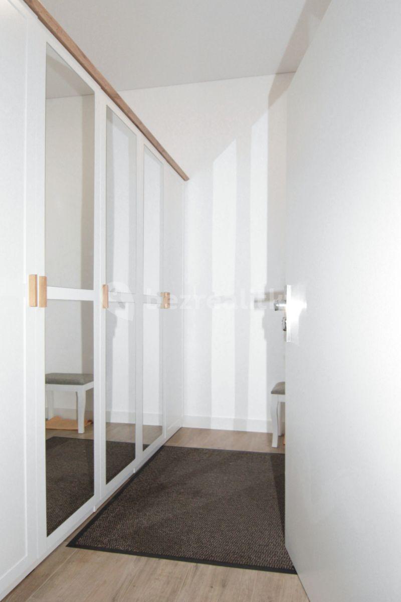Pronájem bytu 1+1 30 m², Vřídelní, Karlovy Vary, Karlovarský kraj