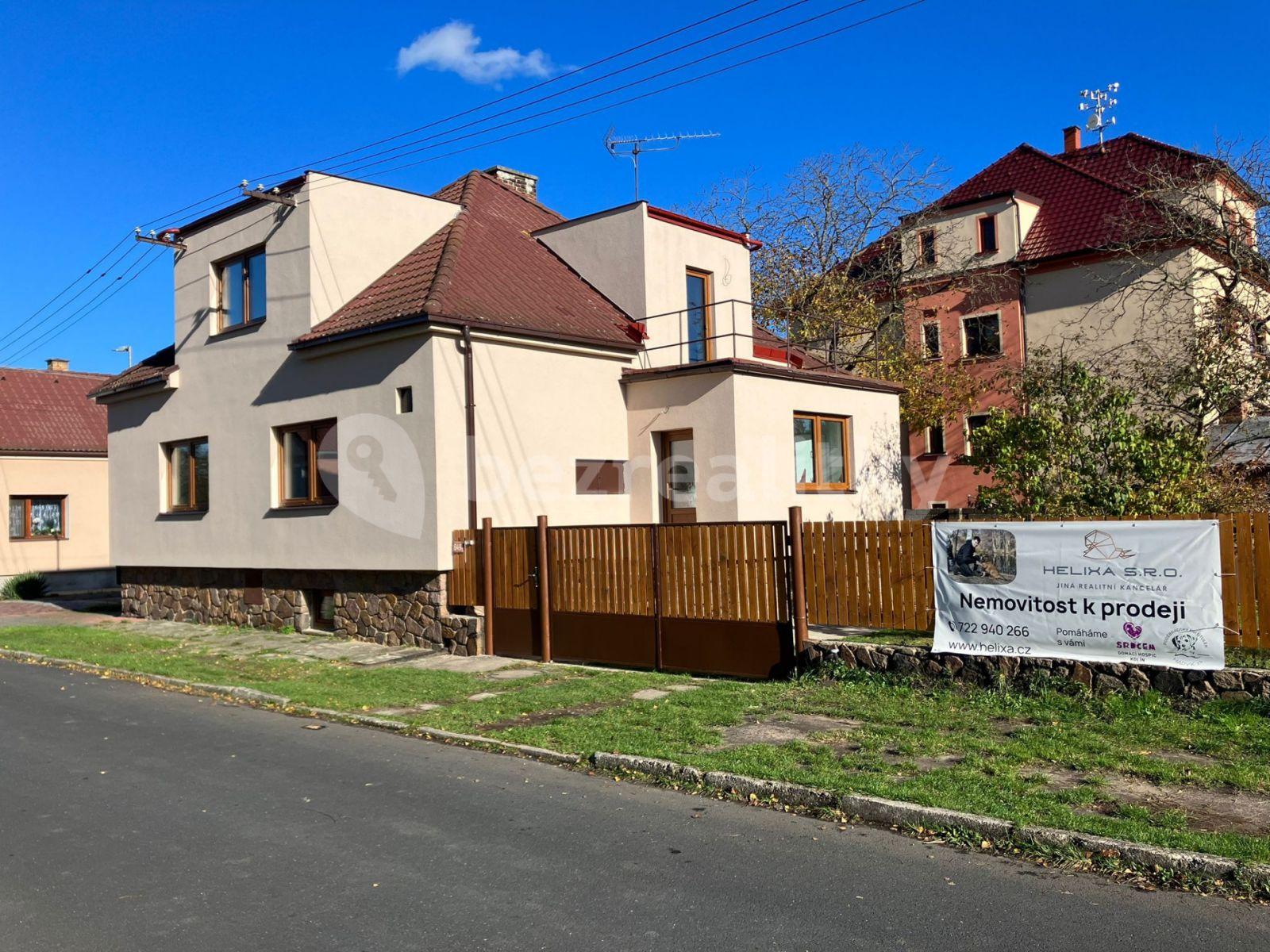 Prodej domu 203 m², pozemek 641 m², Komenského, Velký Osek, Středočeský kraj