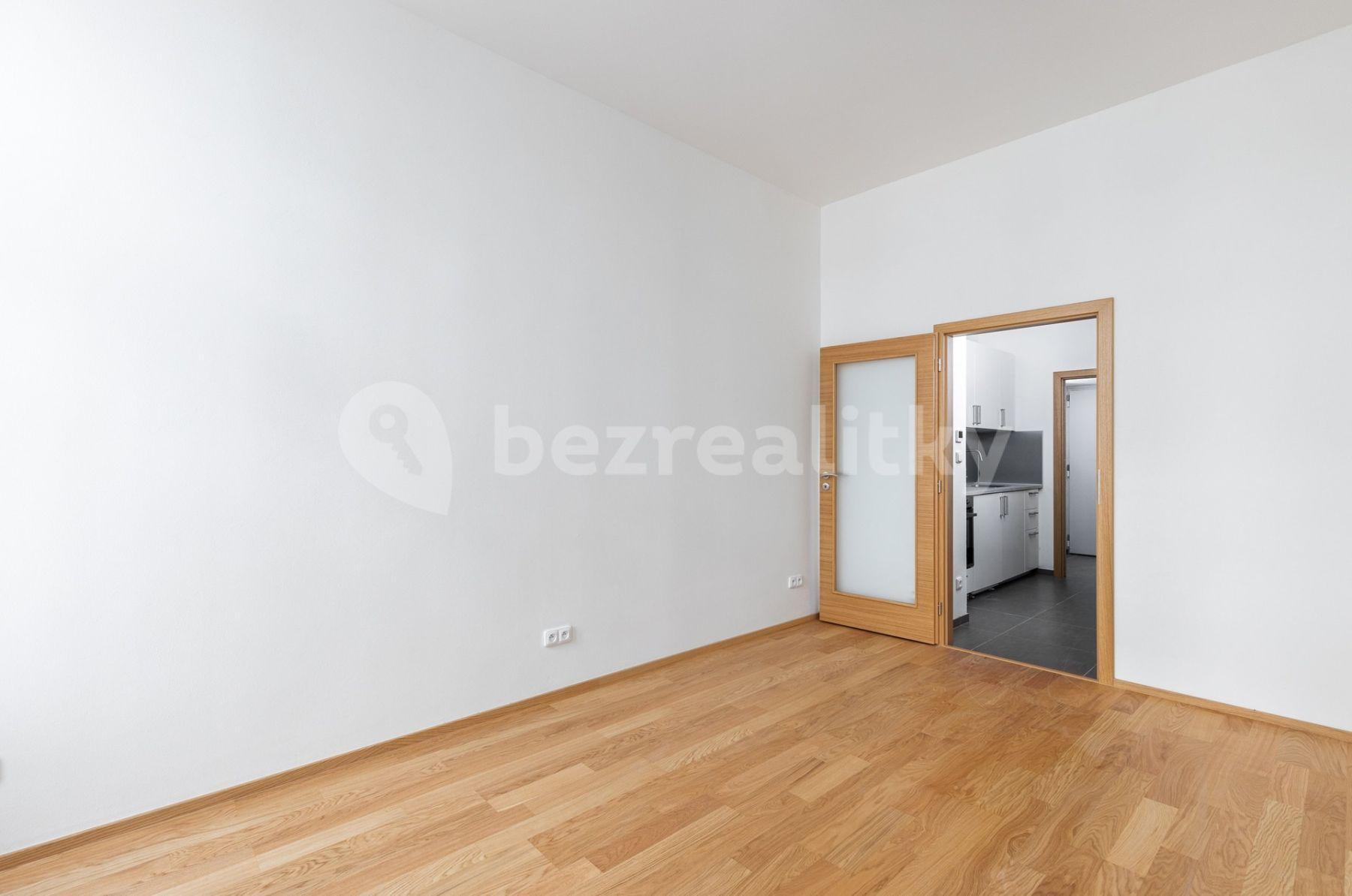 Pronájem bytu 1+kk 29 m², Seifertova, Praha, Praha