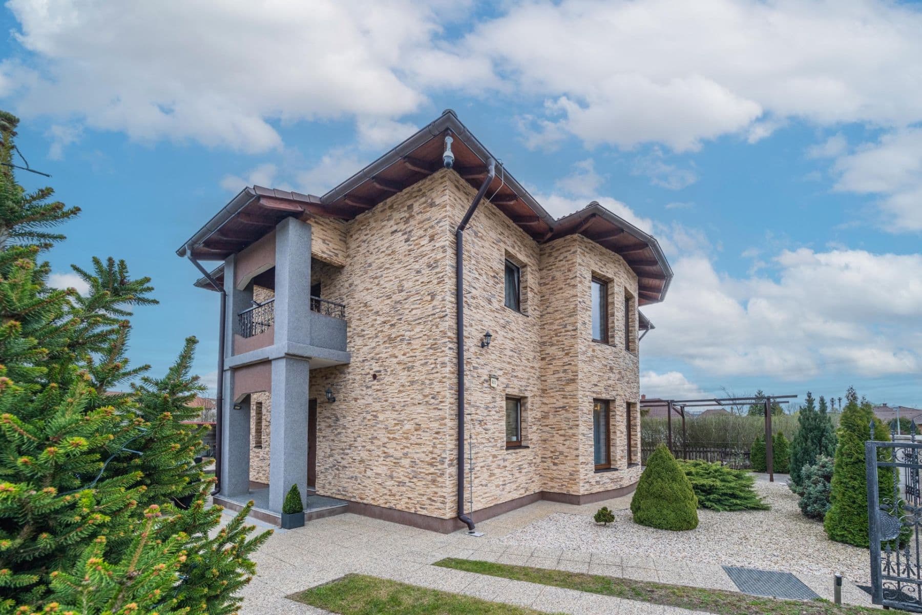 Prodej domu 172 m², pozemek 617 m², Pod Hájem, Přezletice, Středočeský kraj Prodej domu 172 m², pozemek 617 m², Pod Hájem, Přezletice, Středočeský kraj