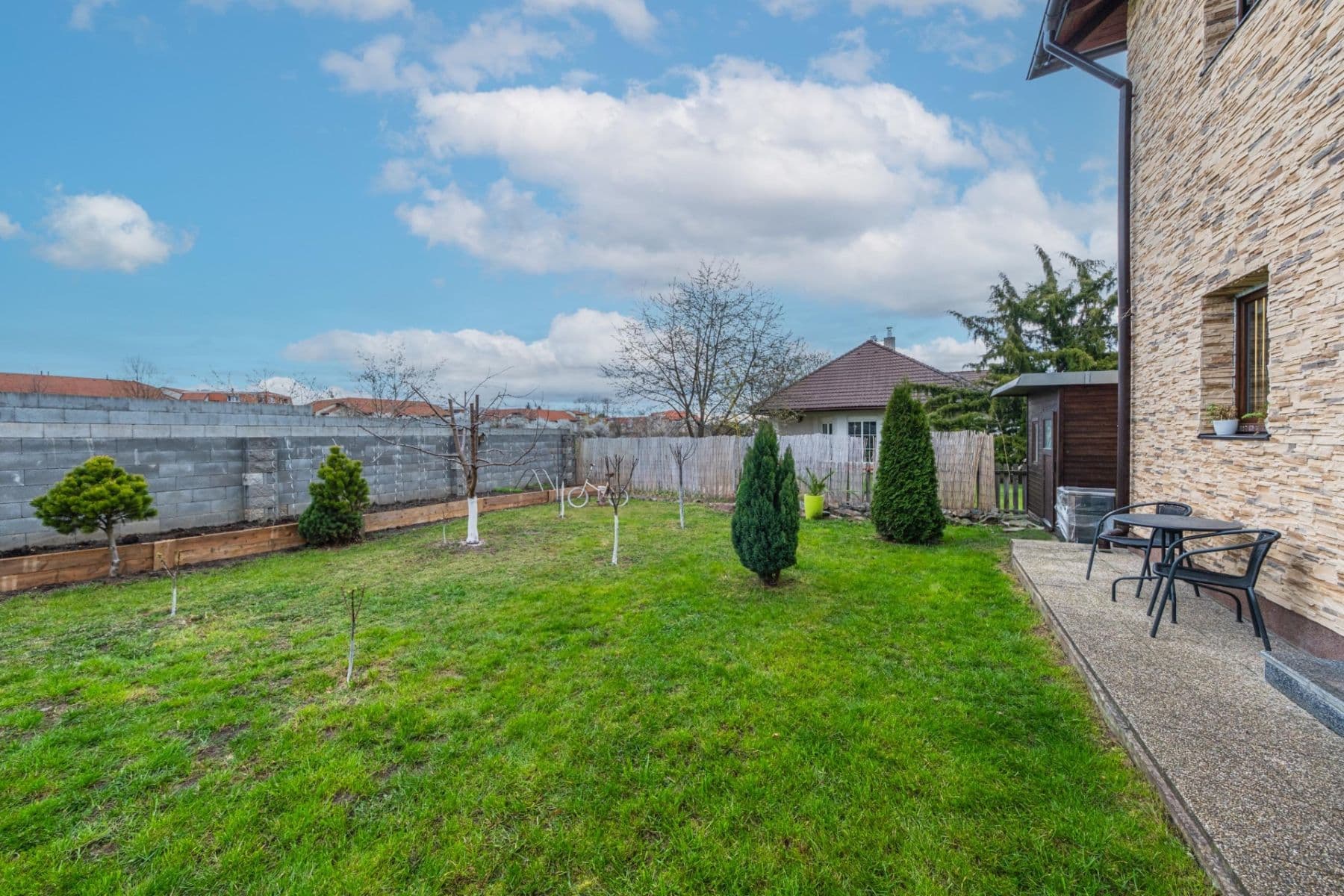 Prodej domu 172 m², pozemek 617 m², Pod Hájem, Přezletice, Středočeský kraj Prodej domu 172 m², pozemek 617 m², Pod Hájem, Přezletice, Středočeský kraj