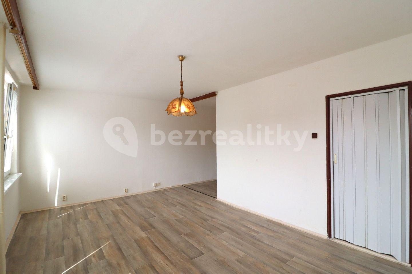 Prodej bytu 1+kk 33 m², Česká, Most, Ústecký kraj