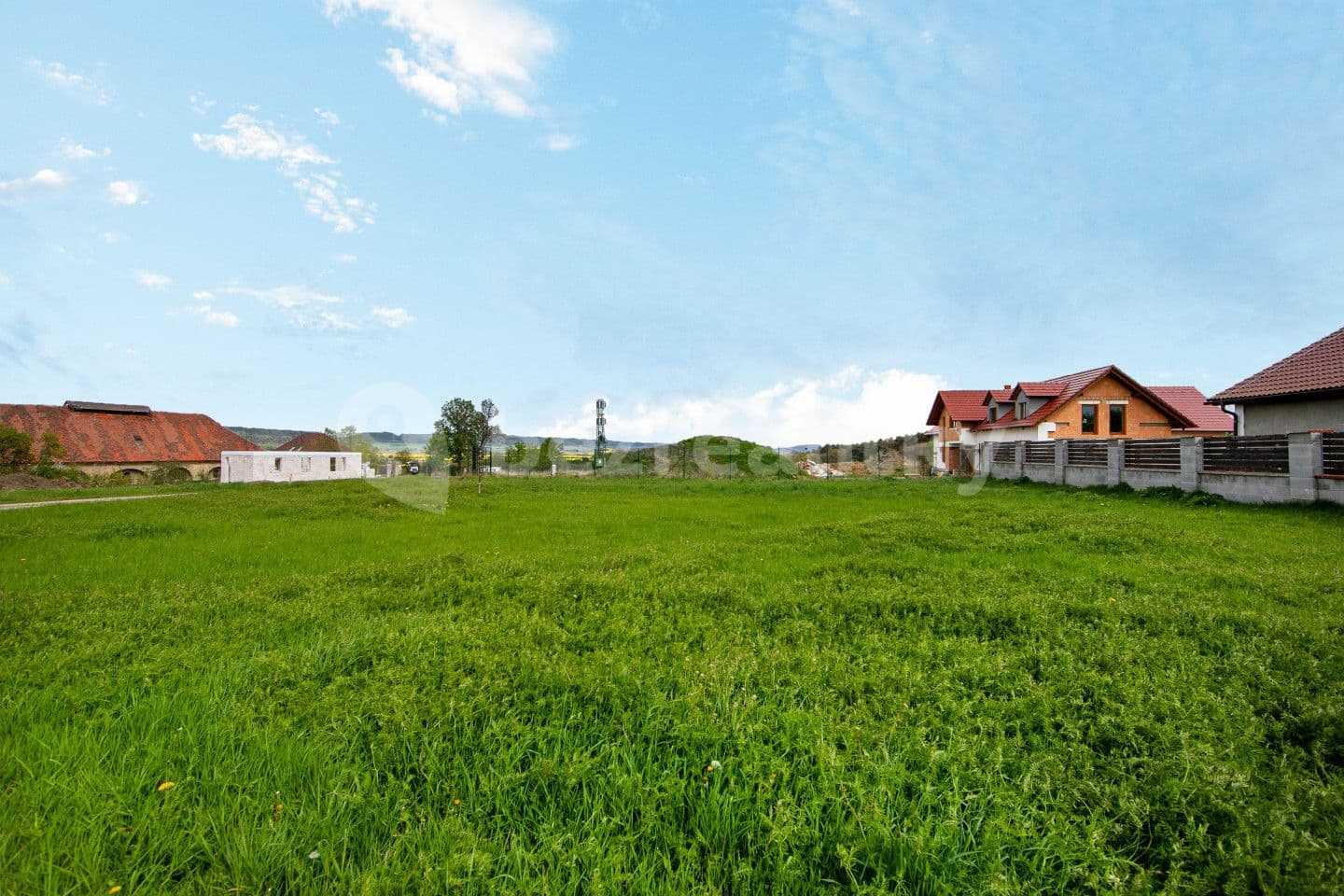 Prodej pozemku 895 m², Milostín, Středočeský kraj