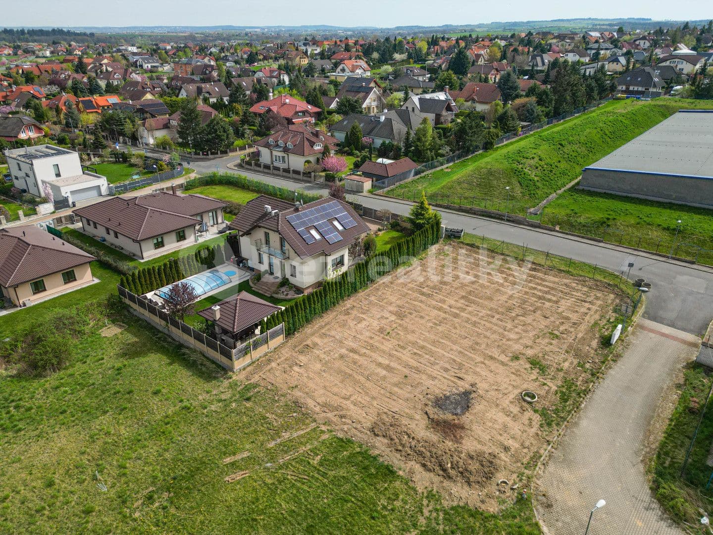 Prodej pozemku 902 m², Jesenice, Středočeský kraj