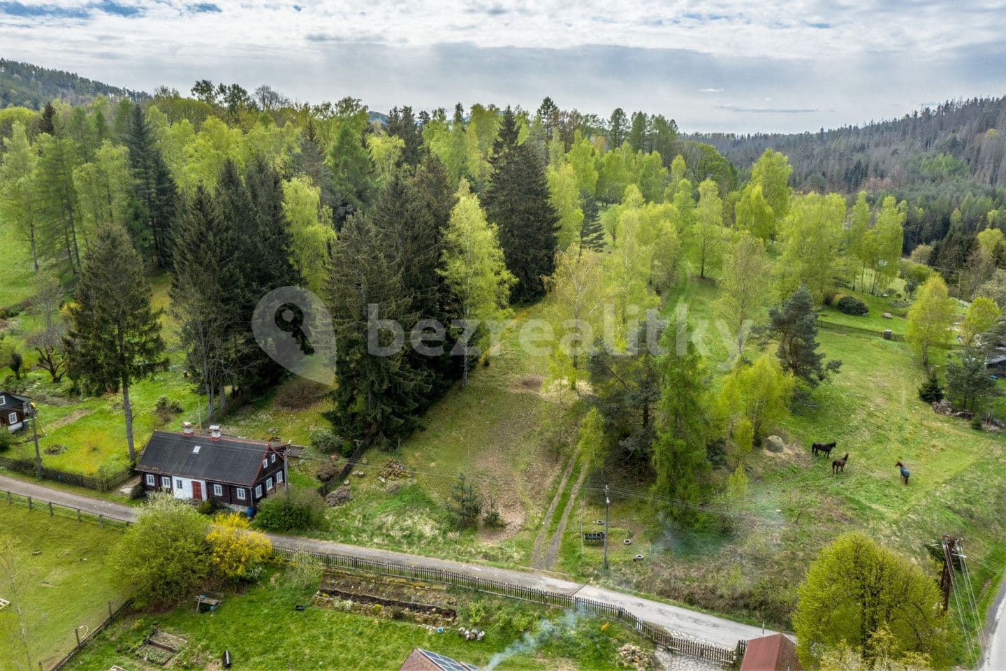 Prodej pozemku 1.901 m², Krásná Lípa, Ústecký kraj