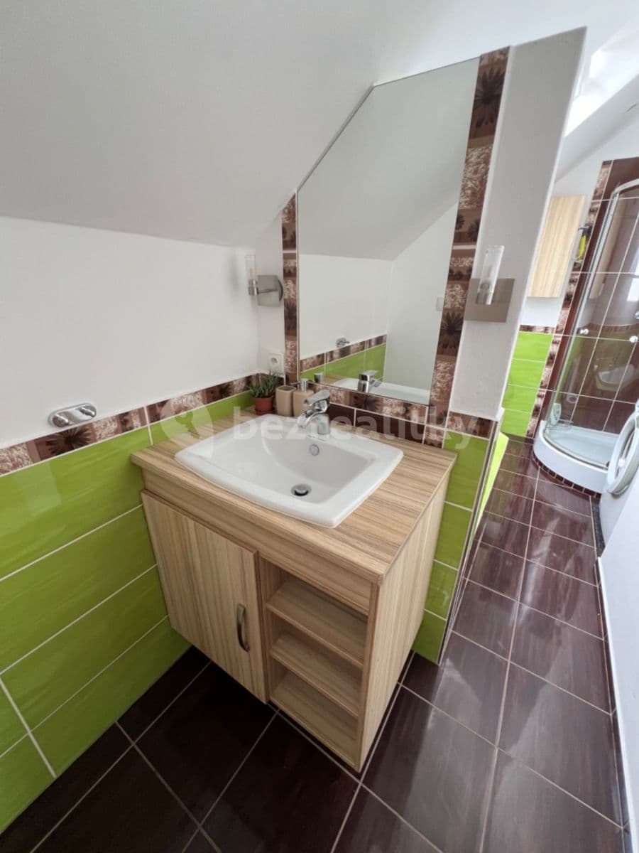 Pronájem bytu 3+kk 61 m², Jakubská náves, Tachlovice, Středočeský kraj Pronájem bytu 3+kk 61 m², Jakubská náves, Tachlovice, Středočeský kraj