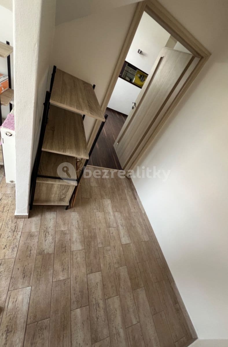 Pronájem bytu 3+kk 61 m², Jakubská náves, Tachlovice, Středočeský kraj Pronájem bytu 3+kk 61 m², Jakubská náves, Tachlovice, Středočeský kraj