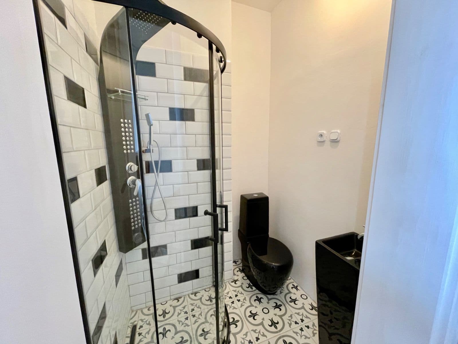 Prodej bytu 3+1 92 m², Holečkova, Praha, Praha Prodej bytu 3+1 92 m², Holečkova, Praha, Praha