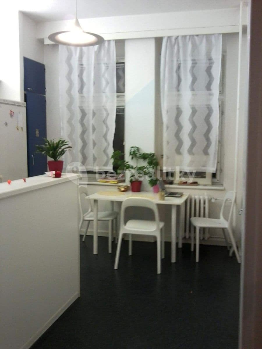 Pronájem bytu 3+1 70 m², Sudoměřská, Praha, Praha