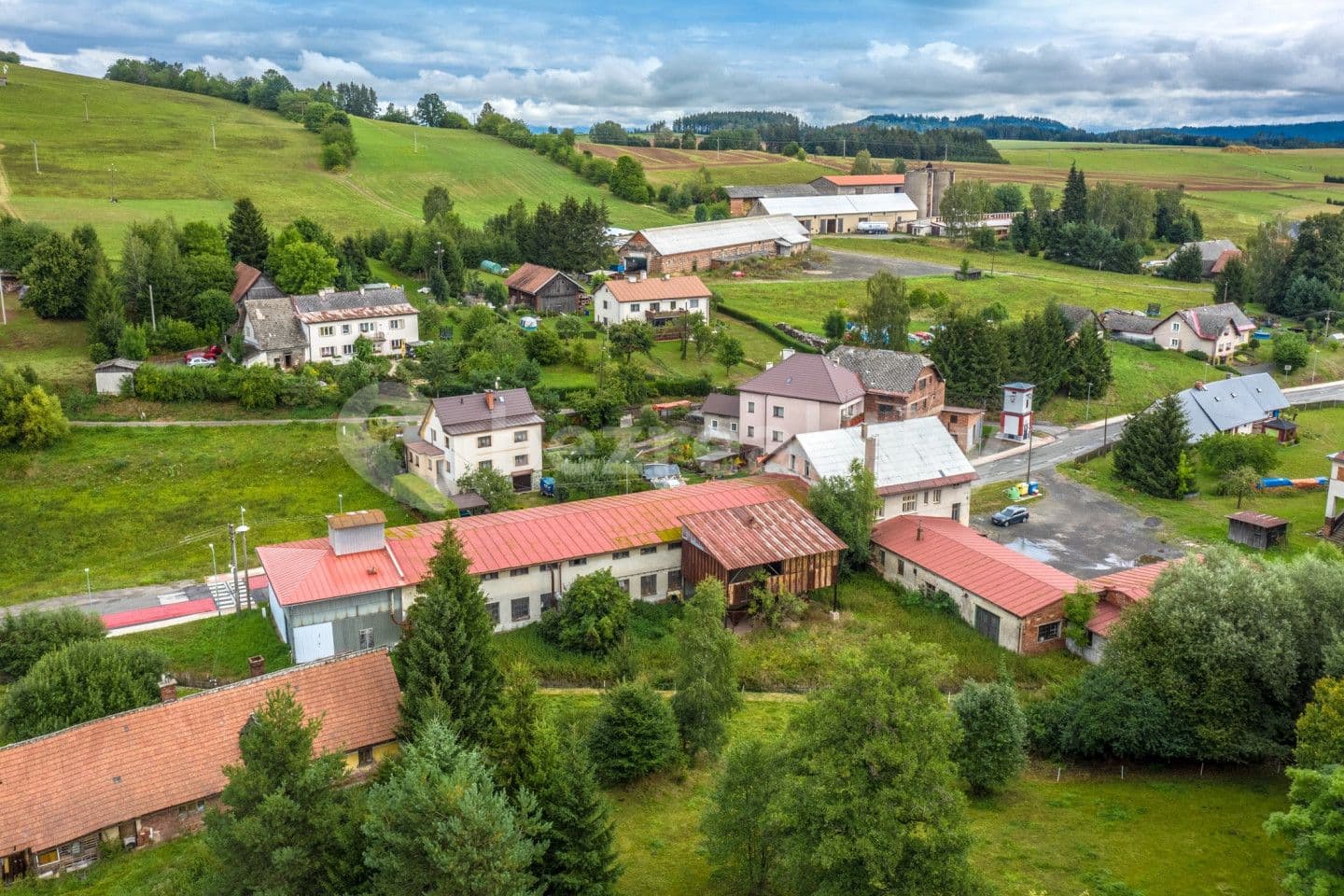 Prodej nebytového prostoru 1.502 m², Nová Ves nad Popelkou, Liberecký kraj