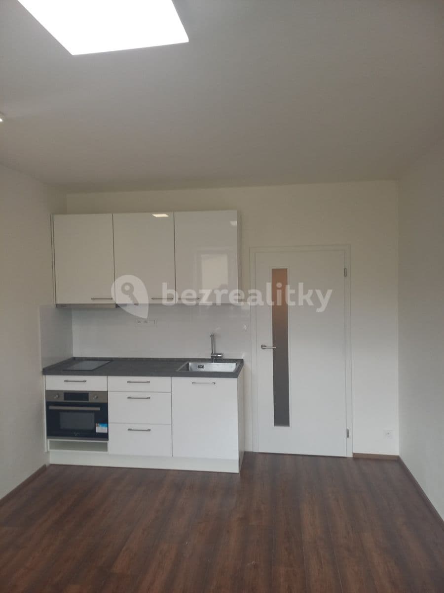 Pronájem bytu 1+kk 25 m², Poděbradova, Brno, Jihomoravský kraj Pronájem bytu 1+kk 25 m², Poděbradova, Brno, Jihomoravský kraj