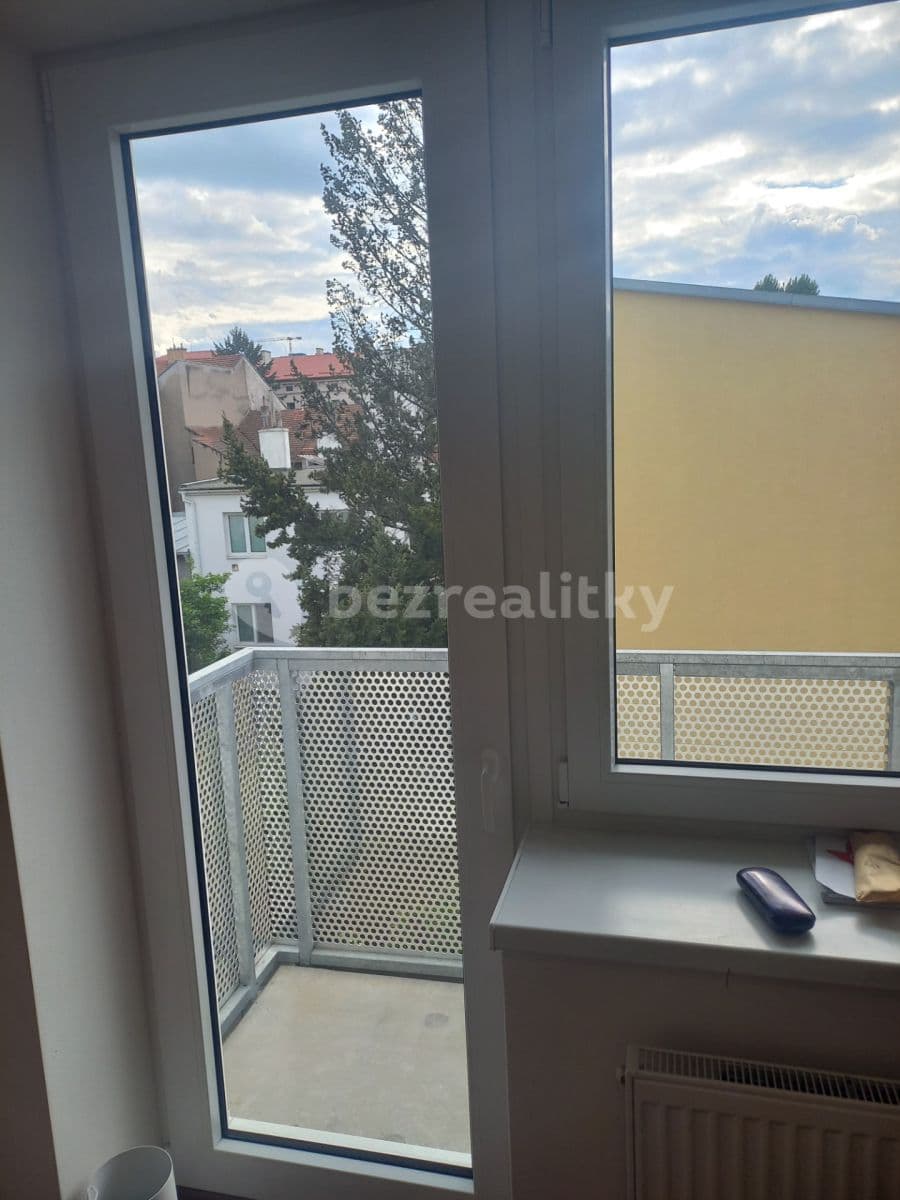 Pronájem bytu 1+kk 25 m², Poděbradova, Brno, Jihomoravský kraj Pronájem bytu 1+kk 25 m², Poděbradova, Brno, Jihomoravský kraj