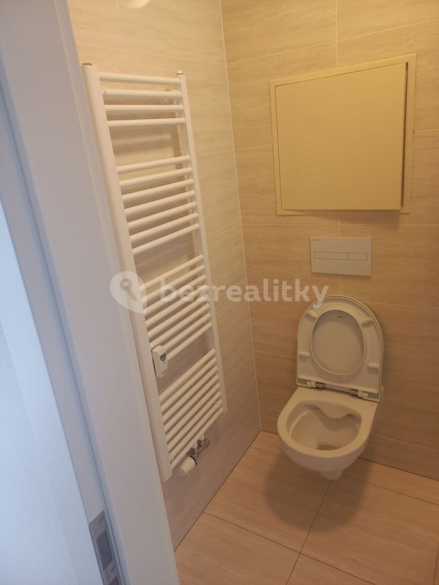 Pronájem bytu 1+kk 25 m², Poděbradova, Brno, Jihomoravský kraj Pronájem bytu 1+kk 25 m², Poděbradova, Brno, Jihomoravský kraj