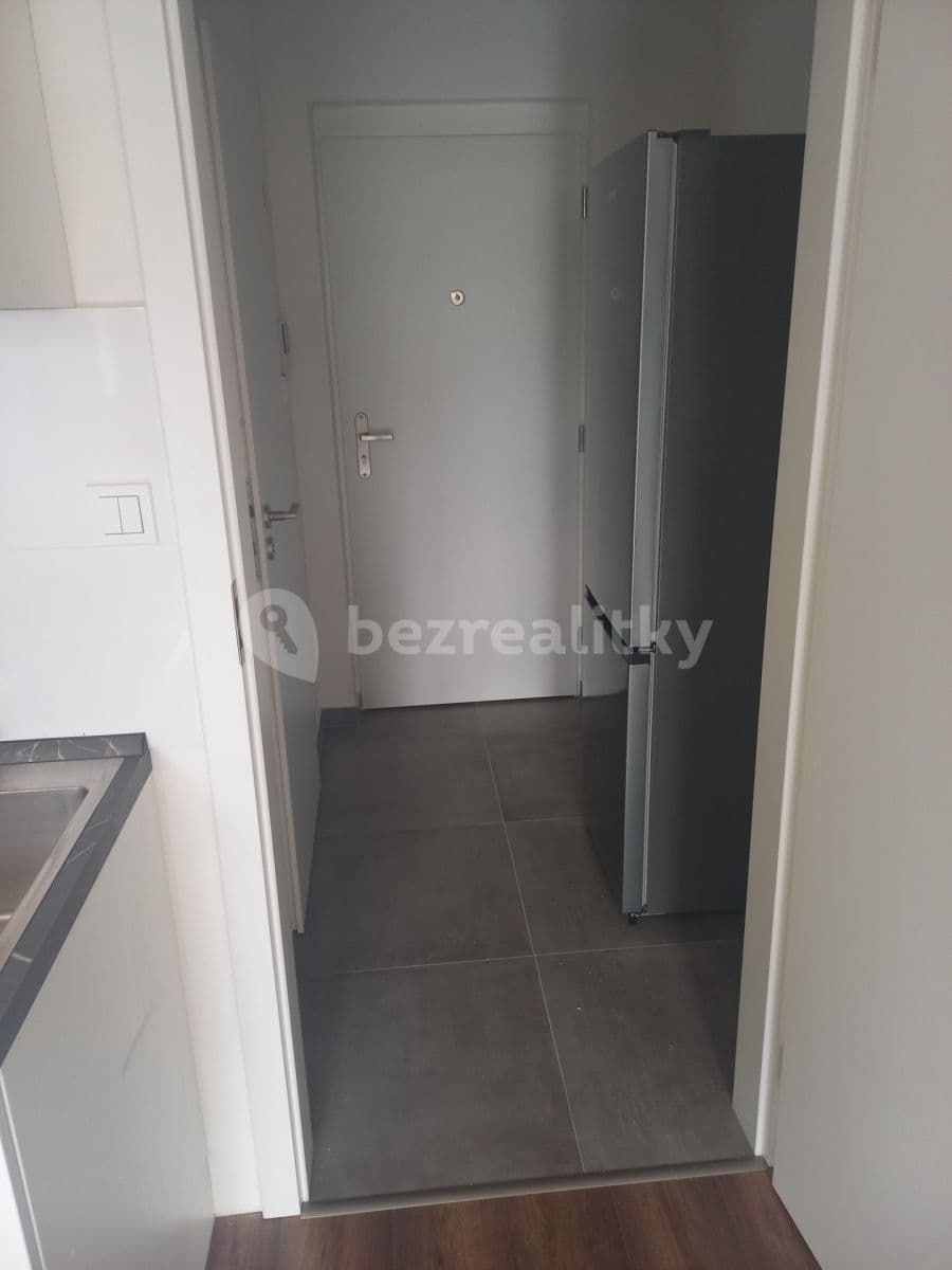 Pronájem bytu 1+kk 25 m², Poděbradova, Brno, Jihomoravský kraj Pronájem bytu 1+kk 25 m², Poděbradova, Brno, Jihomoravský kraj