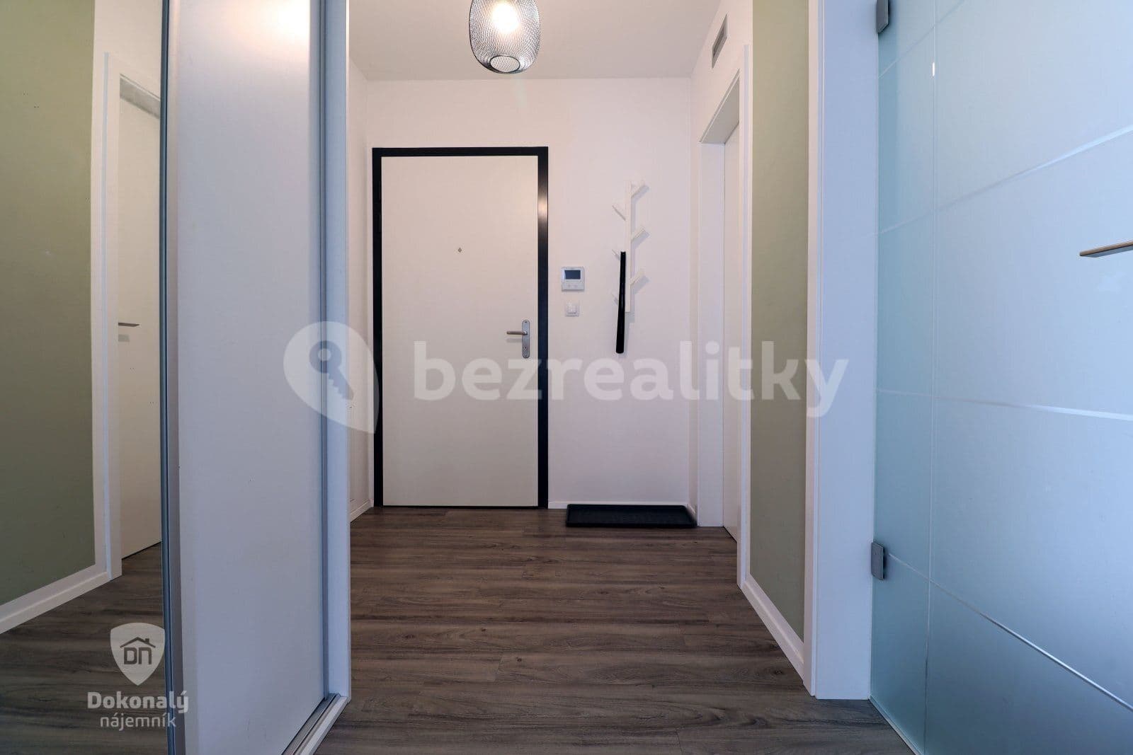 Pronájem bytu 2+kk 50 m², Pod Barvířkou, Praha, Praha