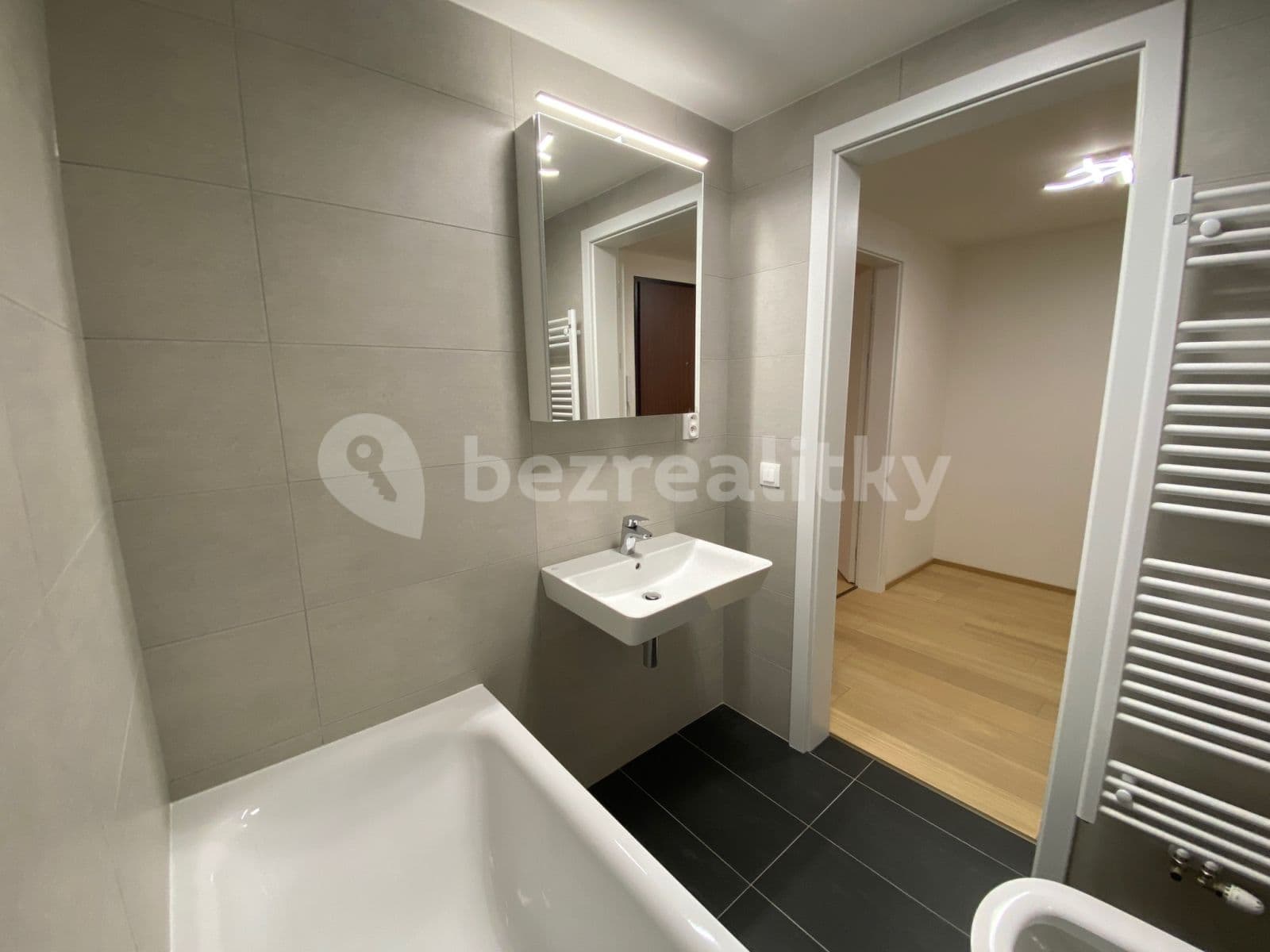 Pronájem bytu 1+kk 41 m², Vrátnická, Praha, Praha Pronájem bytu 1+kk 41 m², Vrátnická, Praha, Praha