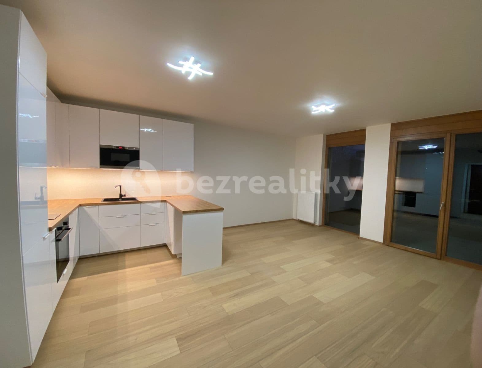 Pronájem bytu 1+kk 41 m², Vrátnická, Praha, Praha Pronájem bytu 1+kk 41 m², Vrátnická, Praha, Praha