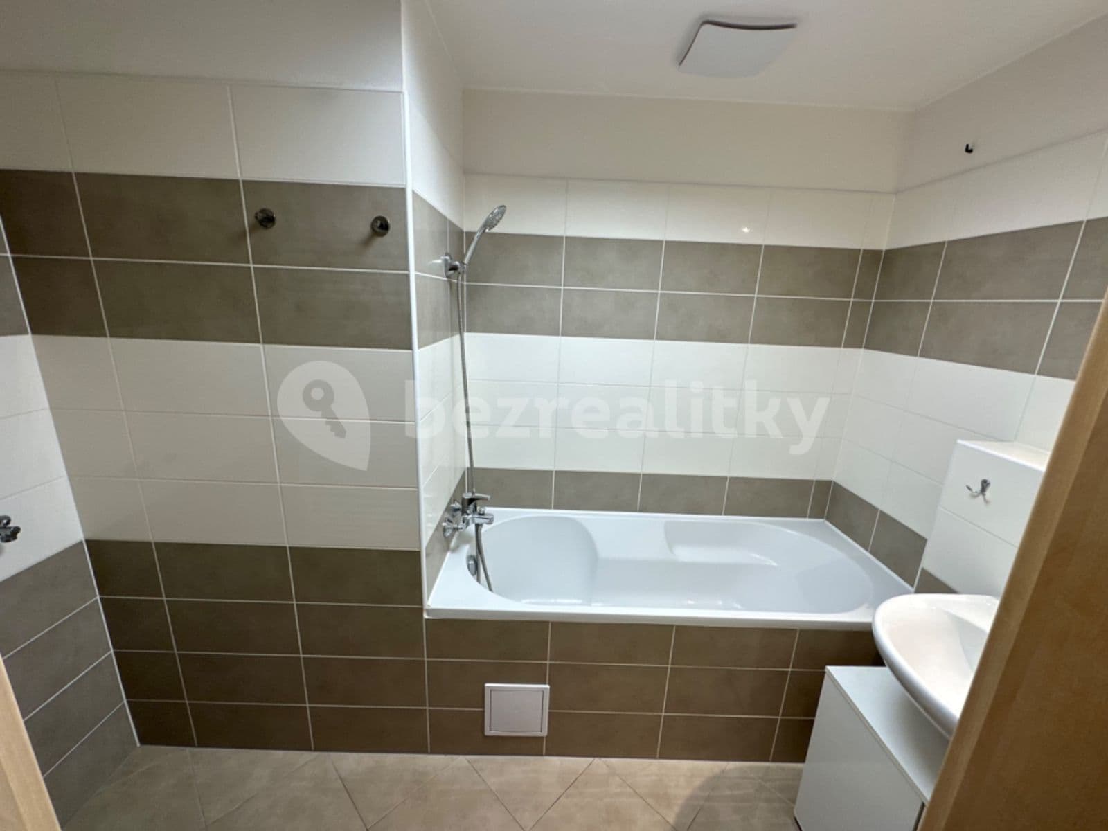 Pronájem bytu 2+kk 66 m², Rubínová, Liberec, Liberecký kraj Pronájem bytu 2+kk 66 m², Rubínová, Liberec, Liberecký kraj