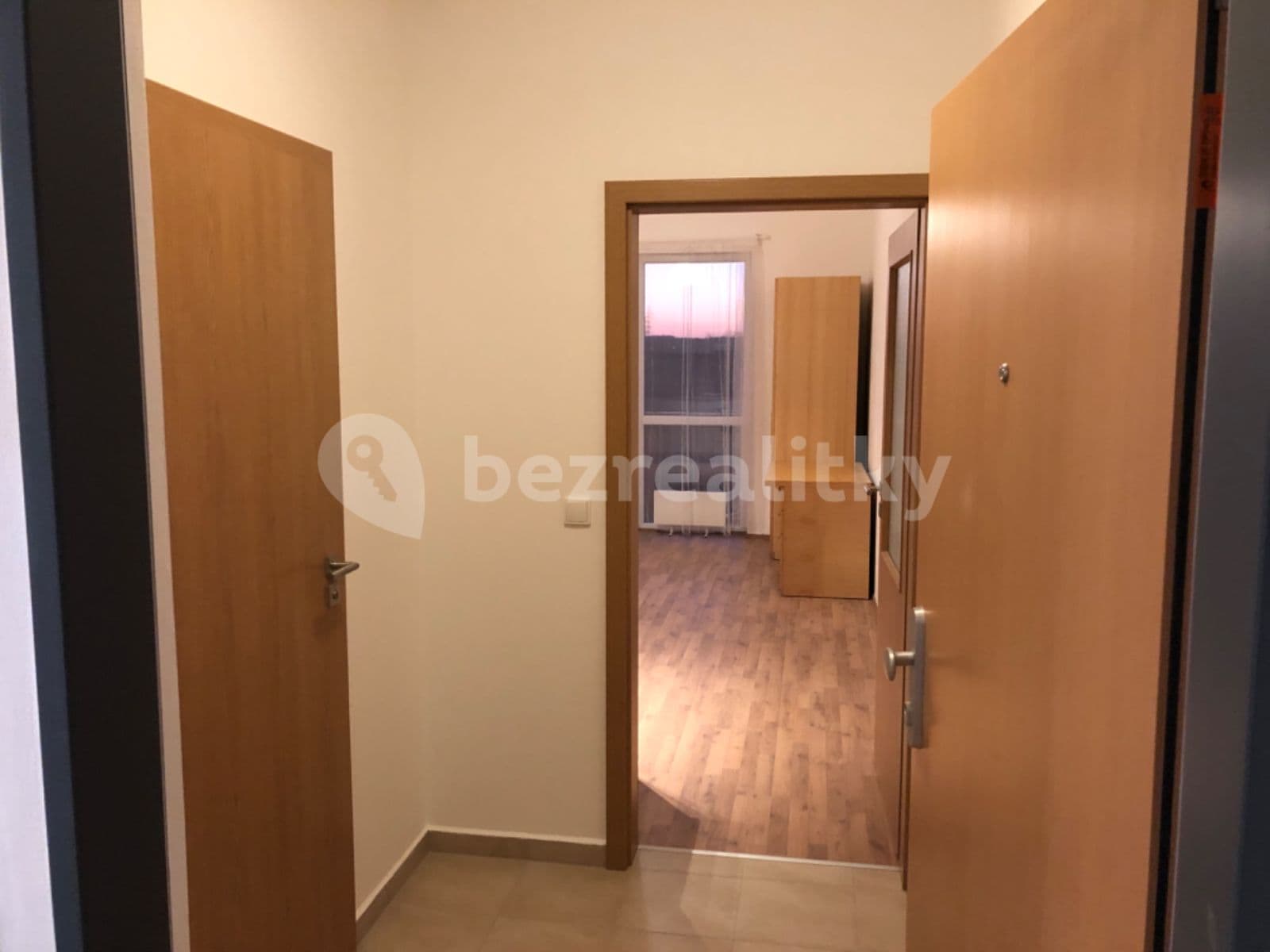 Pronájem bytu 1+kk 27 m², Bolzanova, Chýně, Středočeský kraj Pronájem bytu 1+kk 27 m², Bolzanova, Chýně, Středočeský kraj