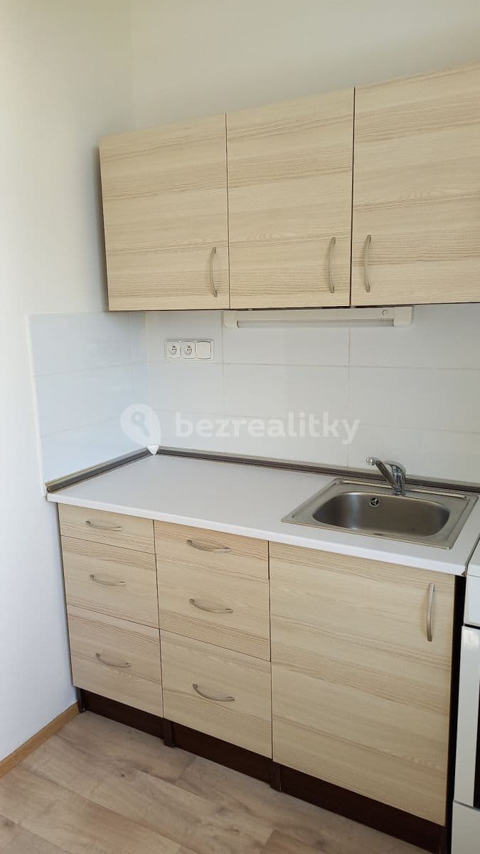 Pronájem bytu 1+1 31 m², Karáskovo náměstí, Brno, Jihomoravský kraj Pronájem bytu 1+1 31 m², Karáskovo náměstí, Brno, Jihomoravský kraj