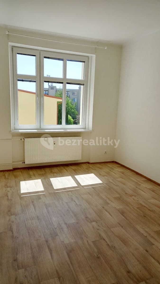 Pronájem bytu 1+1 31 m², Karáskovo náměstí, Brno, Jihomoravský kraj Pronájem bytu 1+1 31 m², Karáskovo náměstí, Brno, Jihomoravský kraj