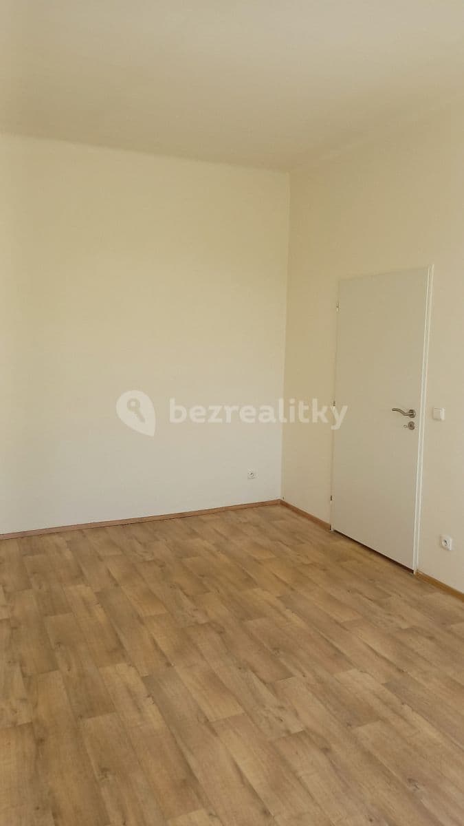 Pronájem bytu 1+1 31 m², Karáskovo náměstí, Brno, Jihomoravský kraj Pronájem bytu 1+1 31 m², Karáskovo náměstí, Brno, Jihomoravský kraj