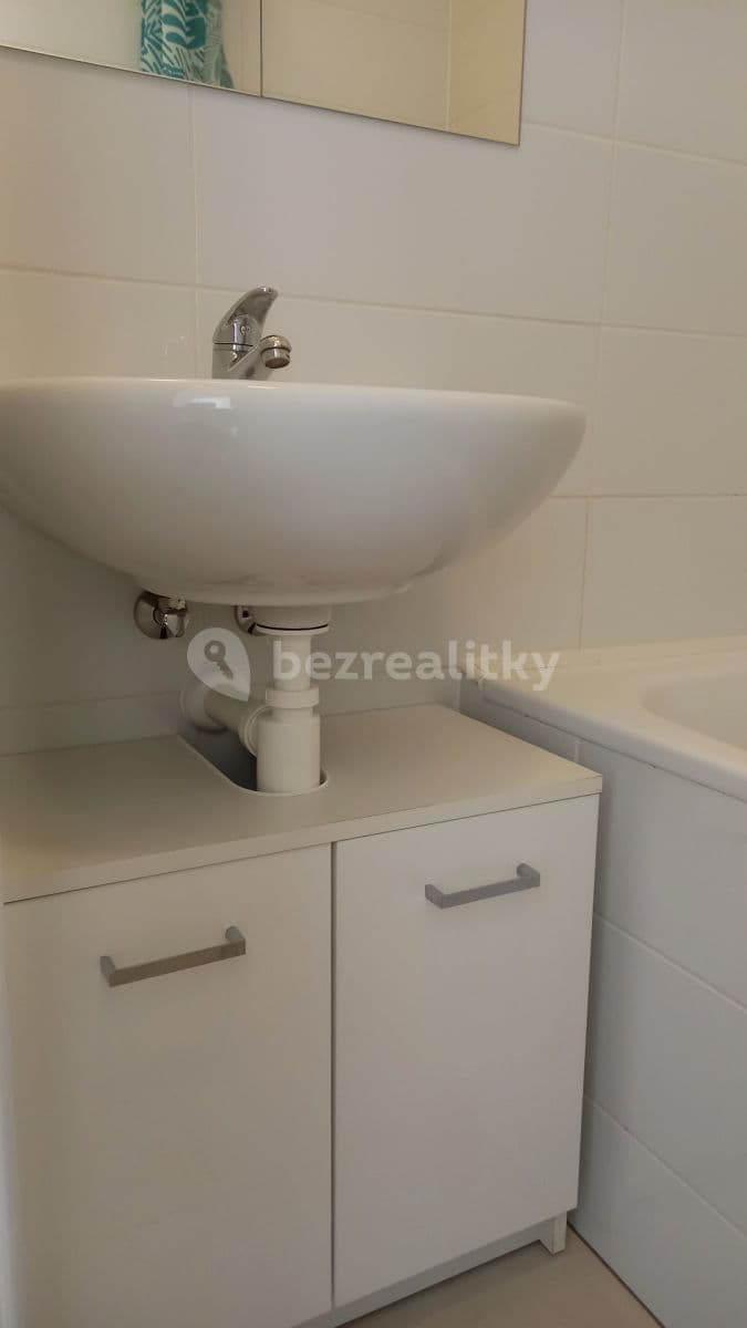 Pronájem bytu 1+1 31 m², Karáskovo náměstí, Brno, Jihomoravský kraj Pronájem bytu 1+1 31 m², Karáskovo náměstí, Brno, Jihomoravský kraj