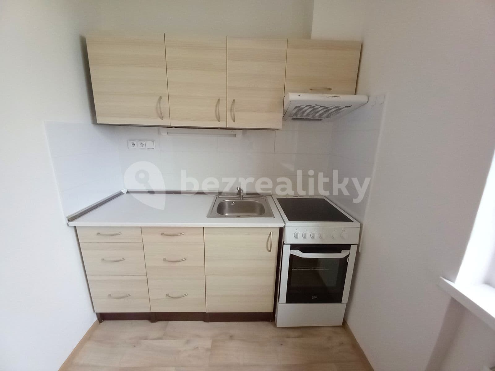 Pronájem bytu 1+1 31 m², Karáskovo náměstí, Brno, Jihomoravský kraj Pronájem bytu 1+1 31 m², Karáskovo náměstí, Brno, Jihomoravský kraj