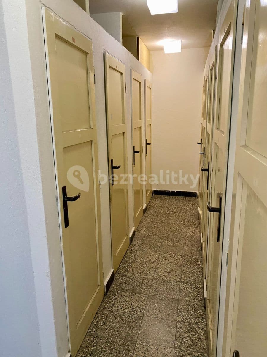 Pronájem bytu 2+kk 35 m², Veverkova, Hradec Králové, Královéhradecký kraj Pronájem bytu 2+kk 35 m², Veverkova, Hradec Králové, Královéhradecký kraj