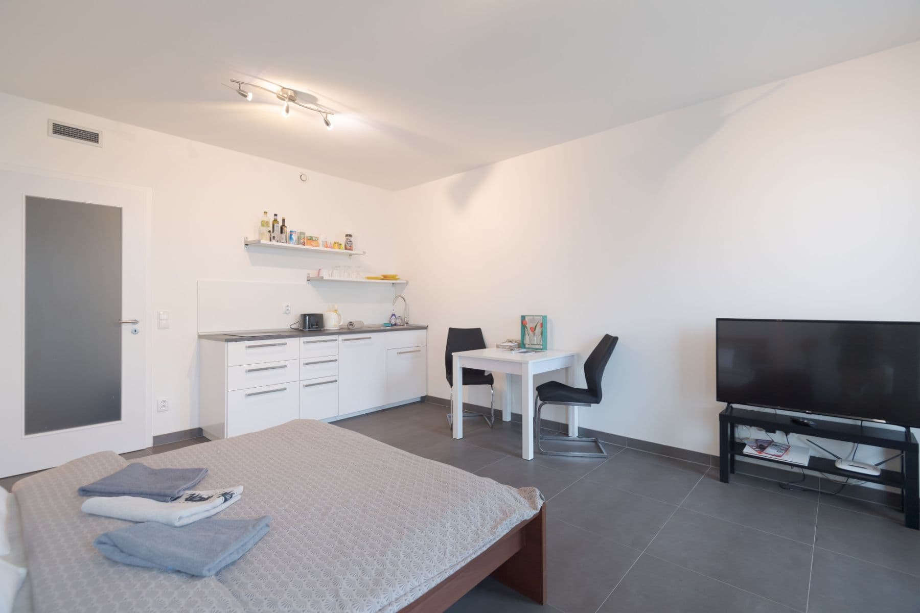 Pronájem bytu 35 m², Koněvova, Praha, Praha Pronájem bytu 35 m², Koněvova, Praha, Praha