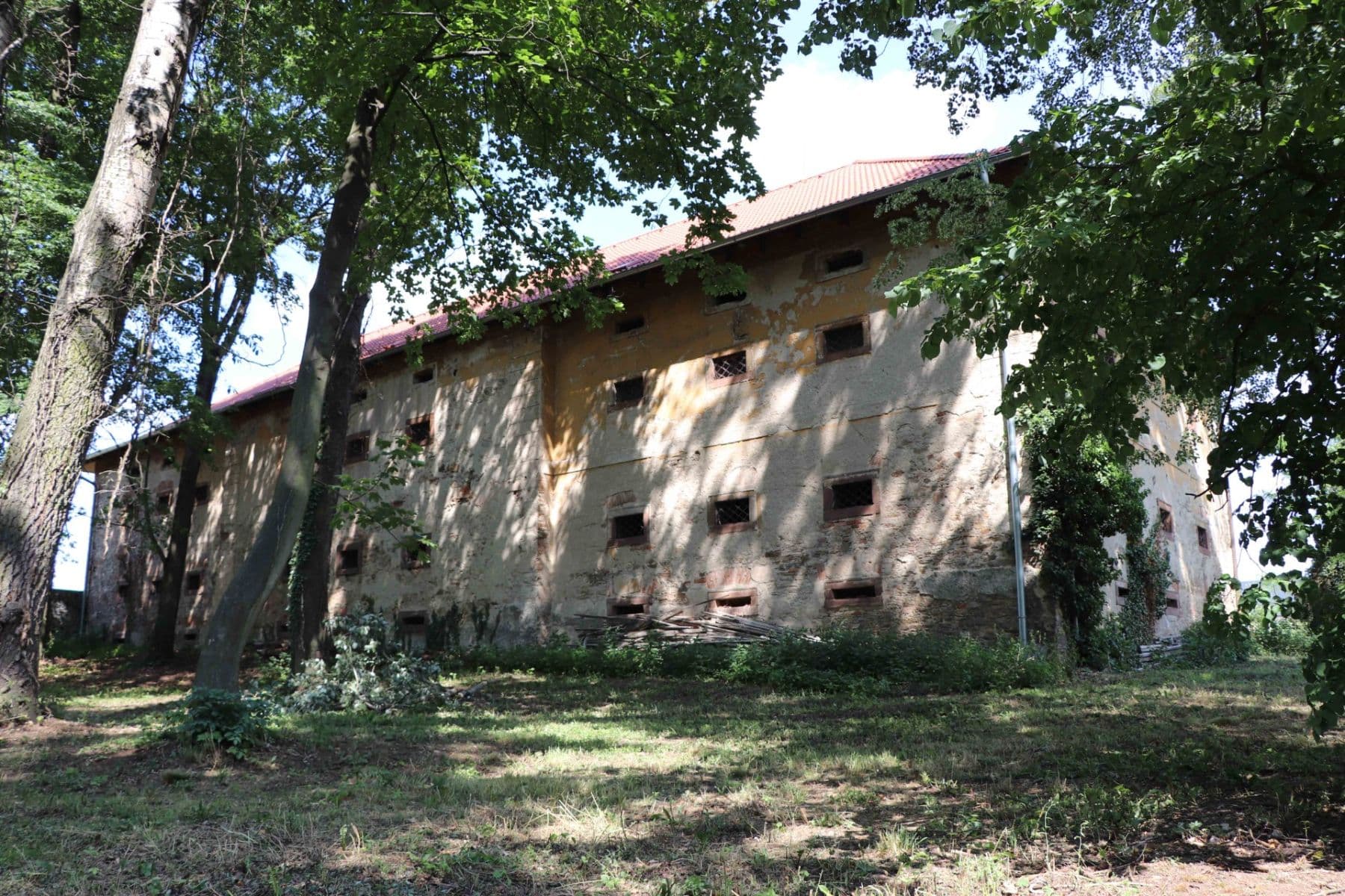 Prodej nebytového prostoru 900 m², Polní Voděrady, Středočeský kraj Prodej nebytového prostoru 900 m², Polní Voděrady, Středočeský kraj