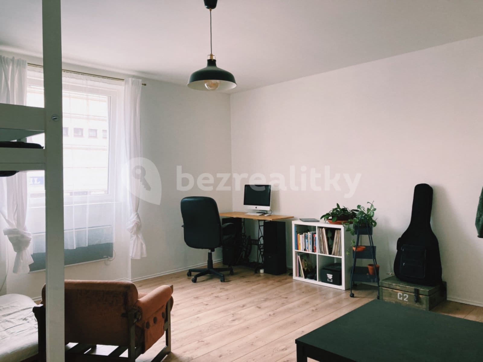 Pronájem bytu 1+kk 34 m², Vrchlického náměstí, Rakovník, Středočeský kraj Pronájem bytu 1+kk 34 m², Vrchlického náměstí, Rakovník, Středočeský kraj