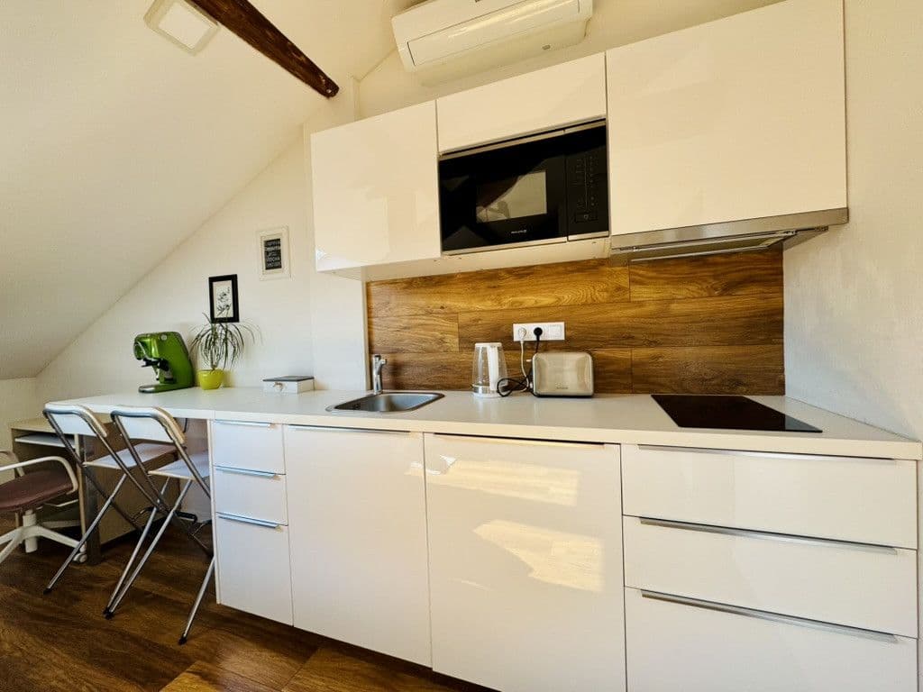 Pronájem bytu 34 m², Bulharská, Praha, Praha Pronájem bytu 34 m², Bulharská, Praha, Praha