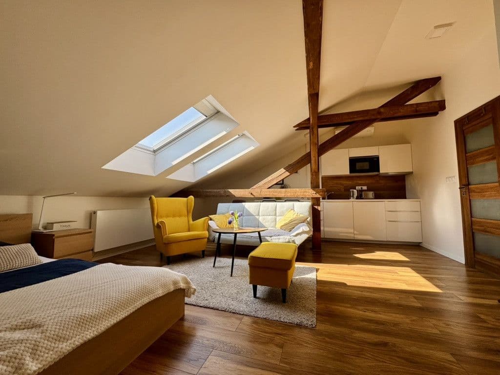 Pronájem bytu 34 m², Bulharská, Praha, Praha Pronájem bytu 34 m², Bulharská, Praha, Praha